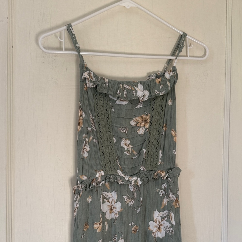 Promesa Sage Green Floral Maxi Dress with White and Yellow Flowers - Picture 9 of 10